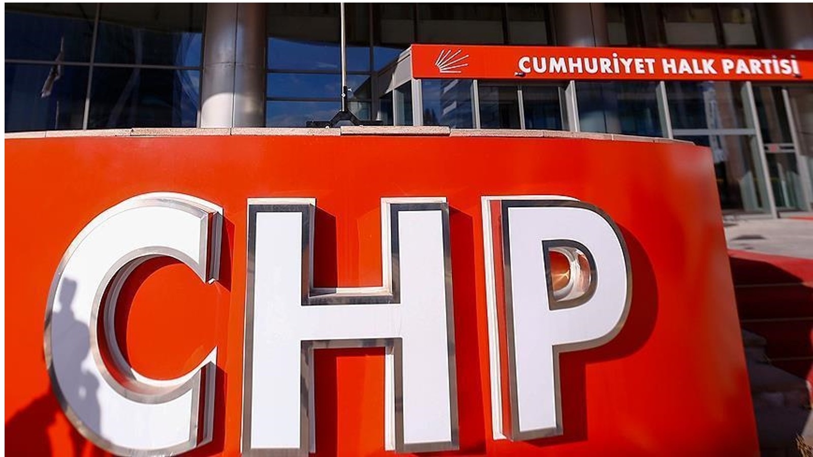 CHP'de iki günlük ziyaretçi yasağı