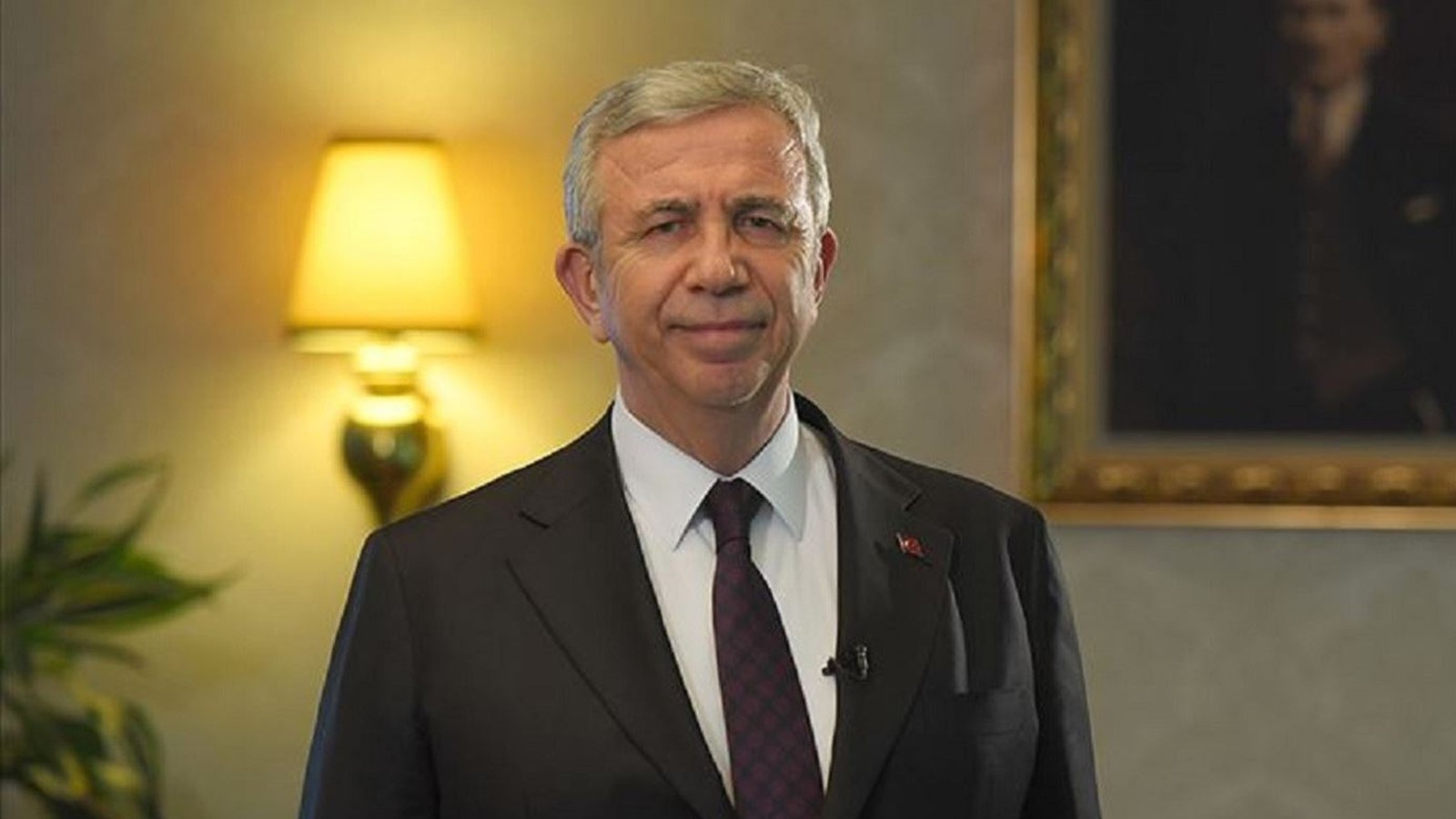 Mansur Yavaş'tan Erdal Beşikçioğlu'na rest
