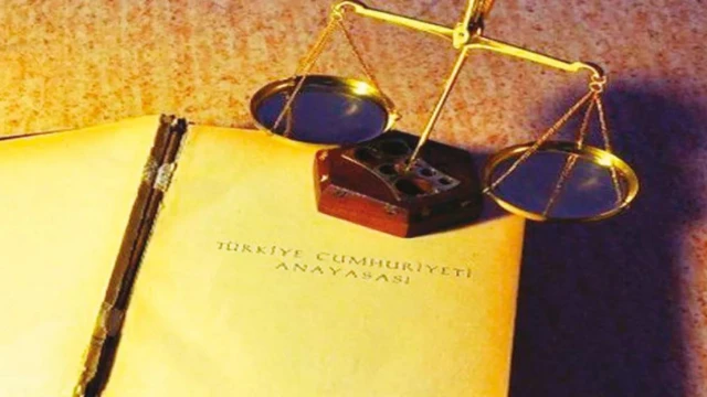 Anayasanın dördüncü maddesi üzerine