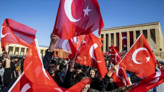 Cumhuriyete ikinci yüzyılında yeni kalıp arayışı