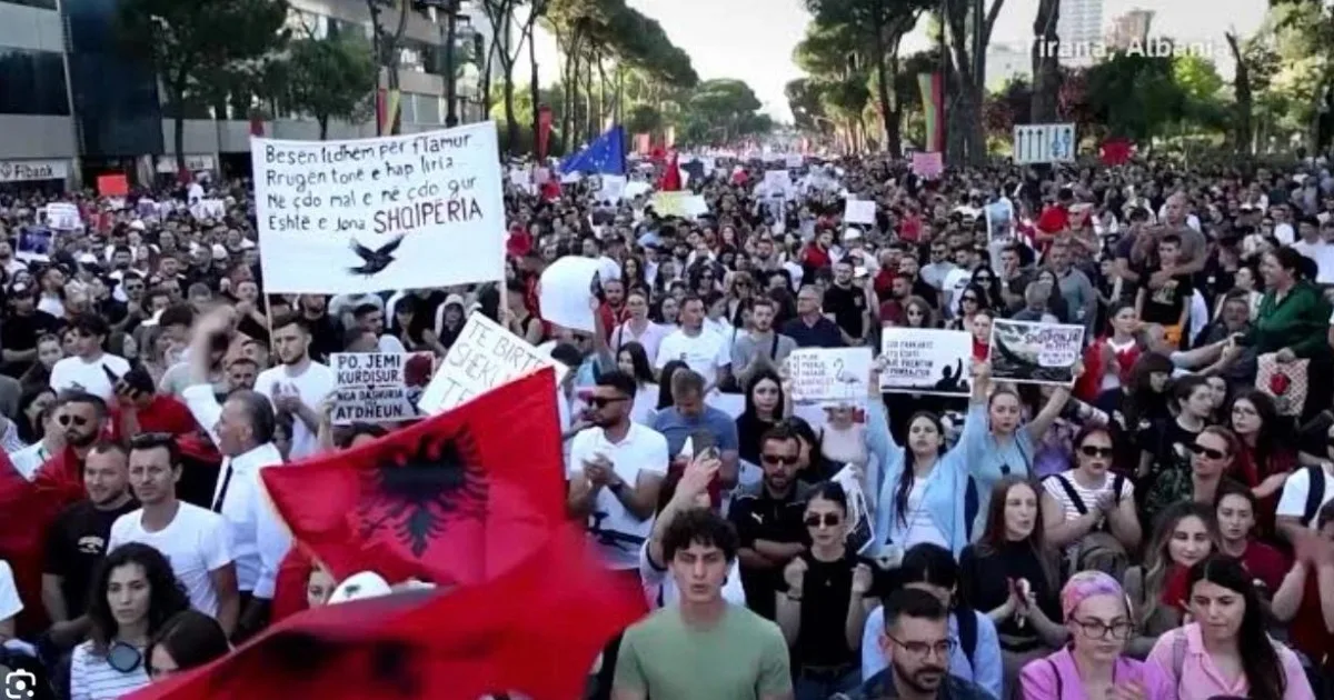 Arnavutluk’ta yükselen dalgalar: Çevre protestosunun ötesinde bir siyasi eşik