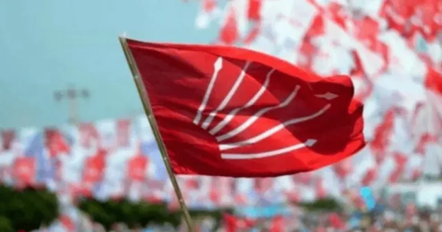 CHP'nin Yol Ayrımı: Statüko mu, Değişim mi?
