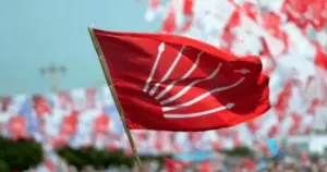 CHP'nin Yol Ayrımı: Statüko mu, Değişim mi?