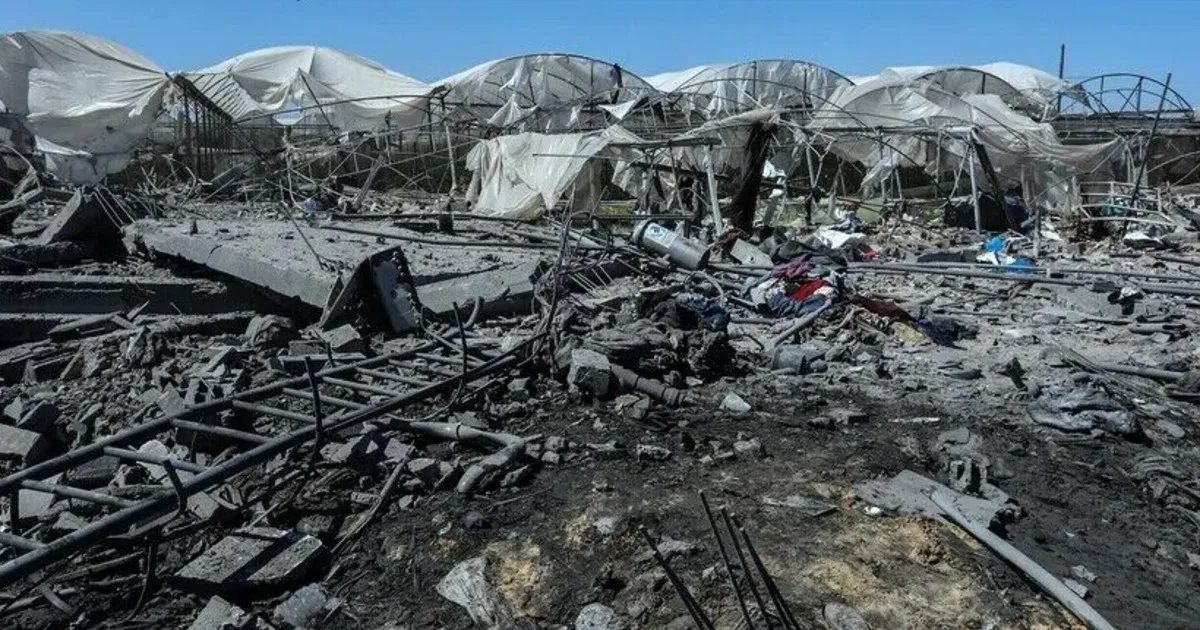Gazze'de İsrail Saldırıları: 4 Filistinli Yaralandı, Cami Yıkıldı