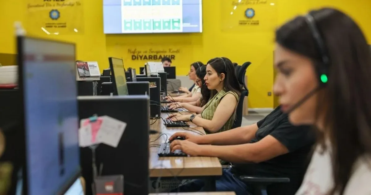 Diyarbakır'da ALO 153 Çağrı Merkezi'nde Zazaca Hizmet Dönemi Başladı