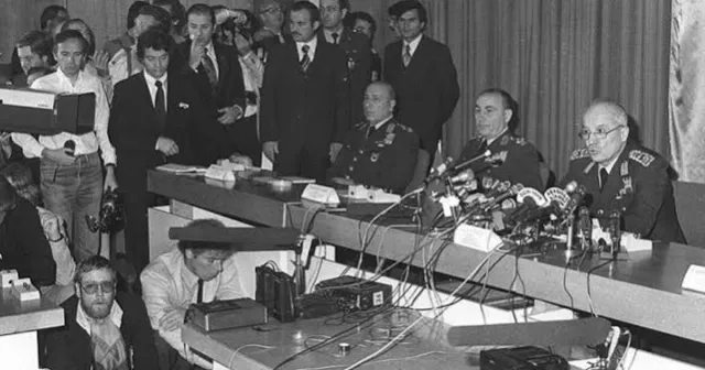 Her gün daha fazla 12 Eylül yönetimine benzemek