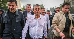 Yeni bir hayat için yeni bir parti kurmak…