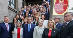 Dün dünde kaldı, artık yeni şeyler söylemek lazım