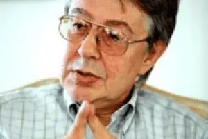 Akın Özçer