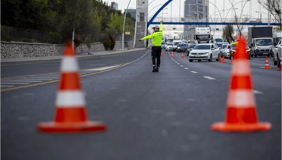 İstanbul'da bazı yollar trafiğe kapatıldı