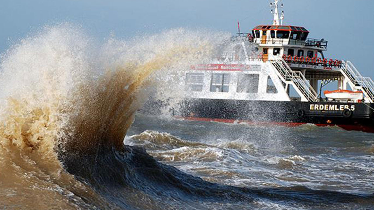 Marmara’da fırtına uyarısı! Deniz seferleri iptal!