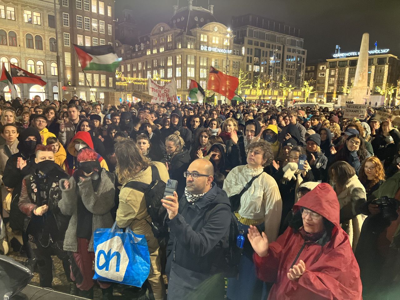 Wilders'in seçim zaferine karşı protesto eylemi!