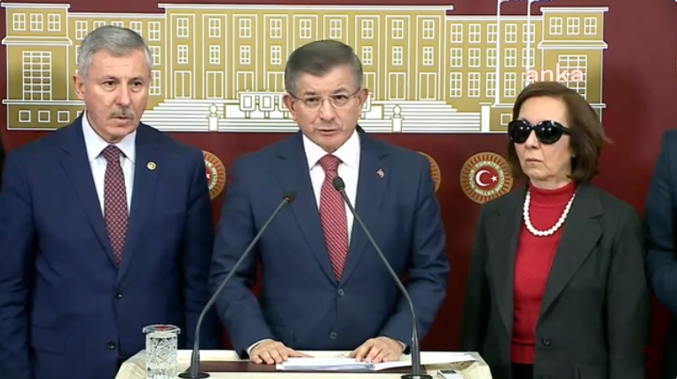 Davutoğlu'nun 'vicdan bildirisi'ne küresel aydınlardan imza