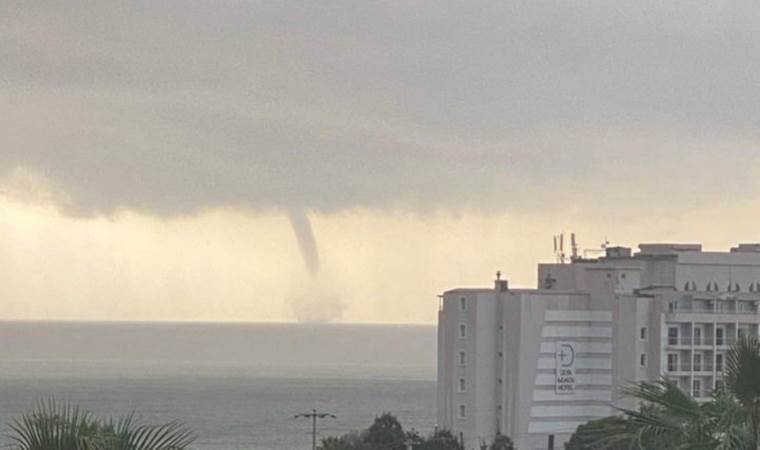 İzmir'de 'hortum' çıktı, Alaçatı’da panik!