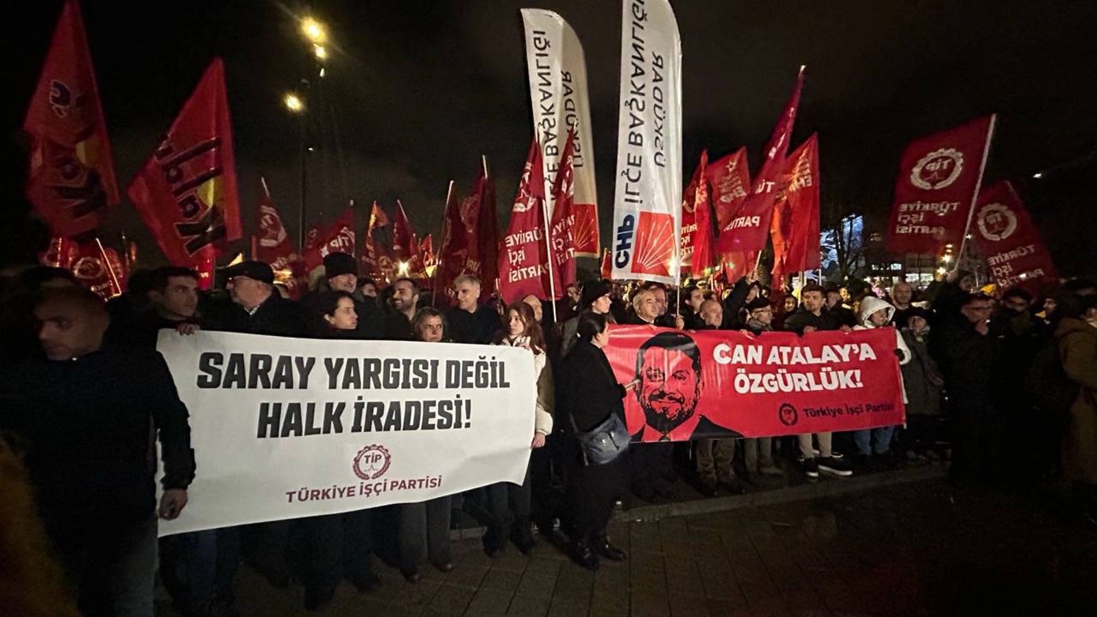 Can Atalay'ın vekilliğinin düşürülmesi tüm yurtta protesto edildi