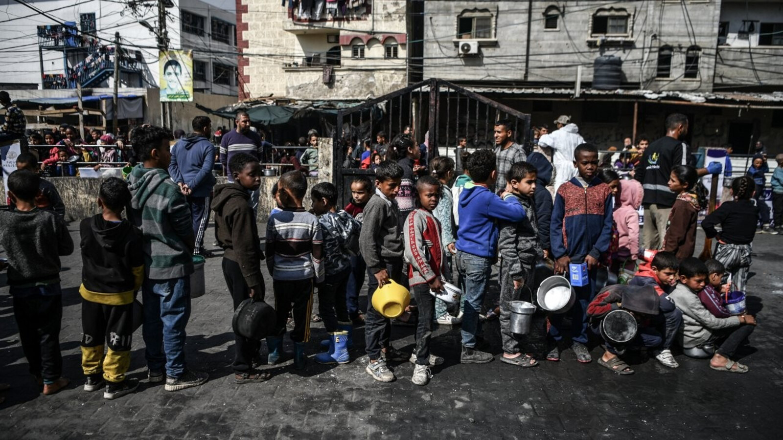 İsrail, Gazze'de yardım bekleyenleri vurdu: En az 70 ölü, 250 yaralı