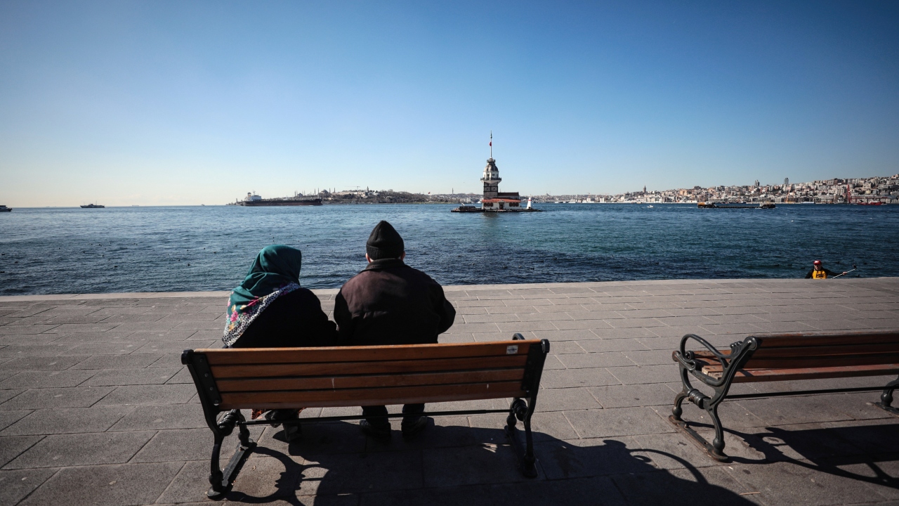 Meteoroloji'nin hafta sonu tahmini: İstanbul, Ankara ve İzmir'e yaz havası!