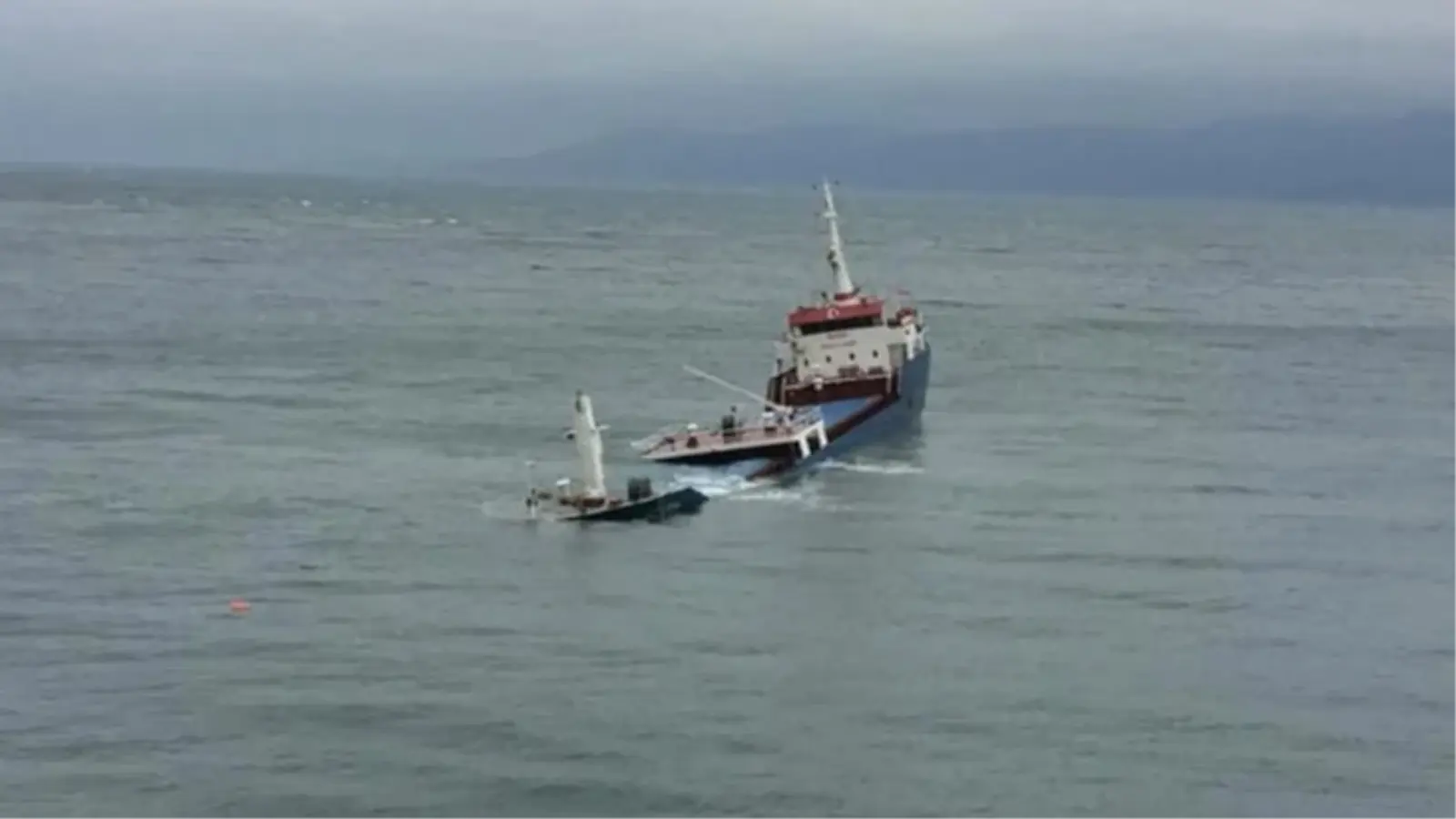 Marmara Denizi'nde kargo gemisi battı