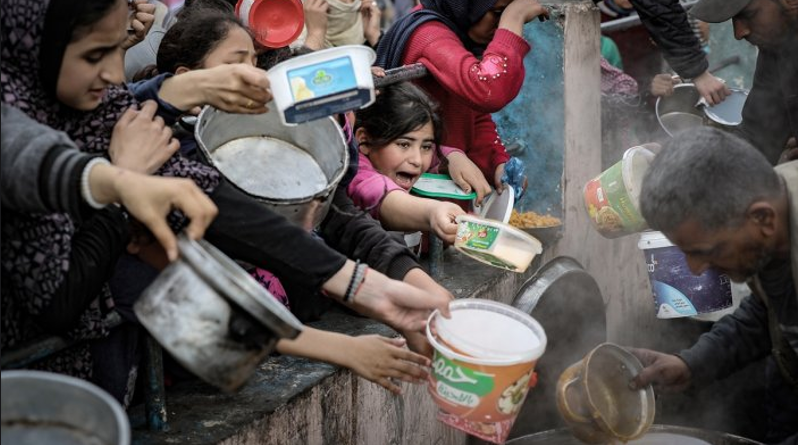 AA’nın fotoğraflarıyla: Refah kentinde açlıktan ölüyorlar…