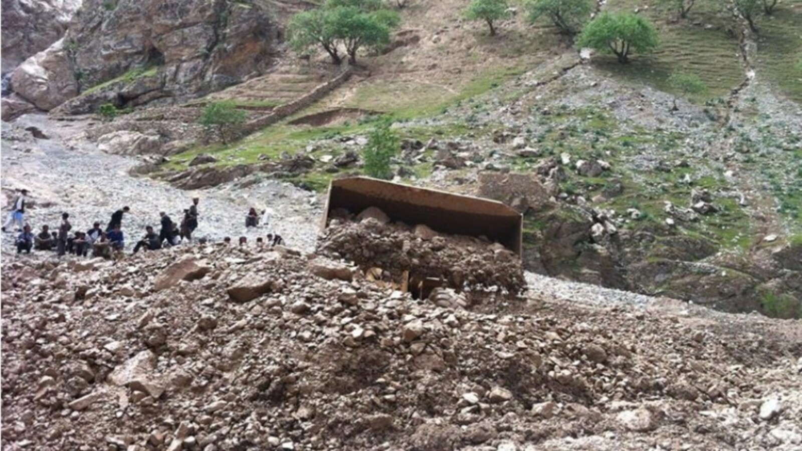 Afganistan'da çığ ve toprak kayması felaketi: 27 ölü, 8 yaralı