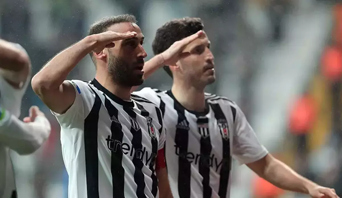 Beşiktaş'tan Cenk Tosun ve Salih Uçan kararı