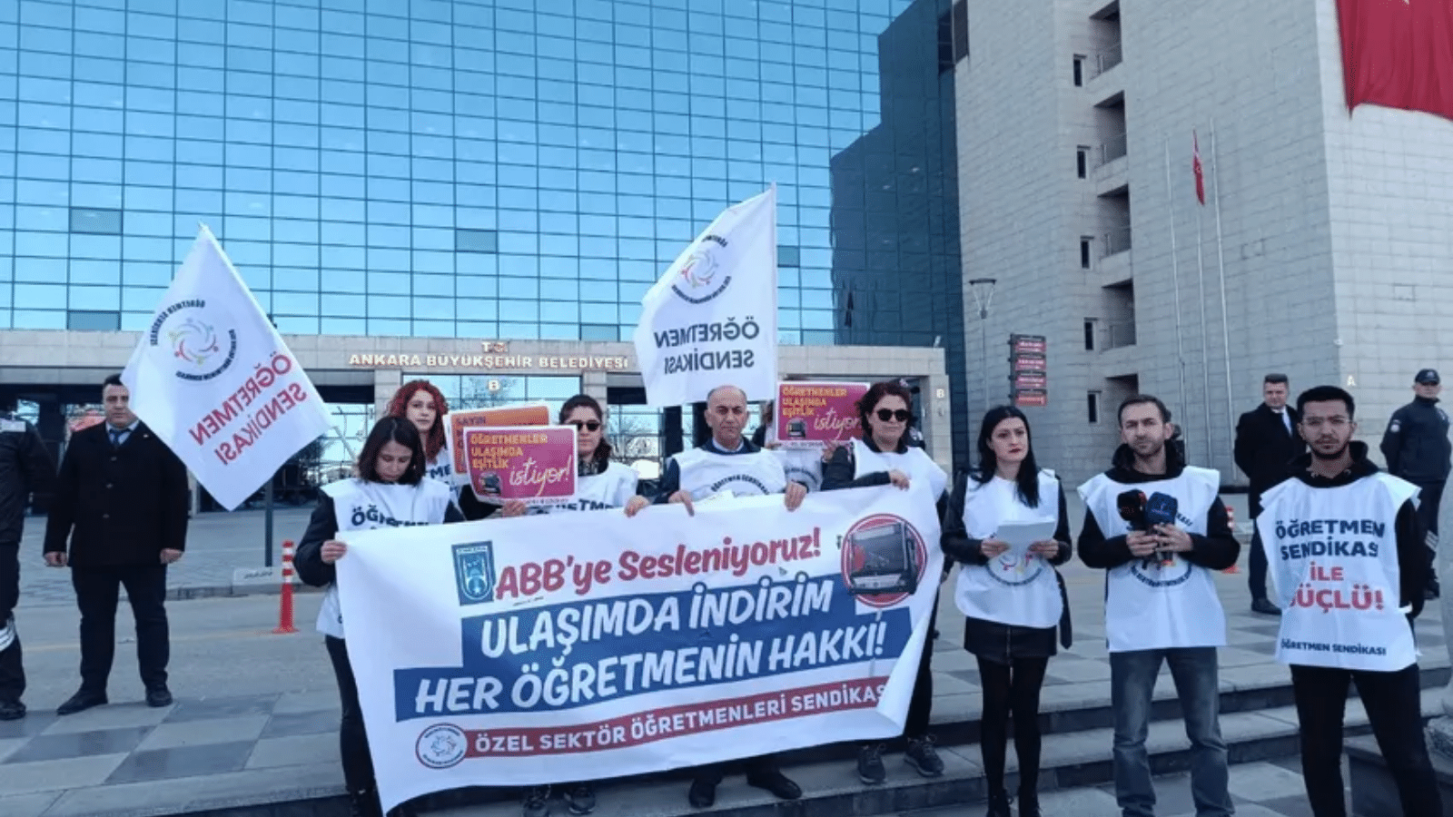 Özel Sektör Öğretmenleri Sendikası, basın açıklaması yaptı