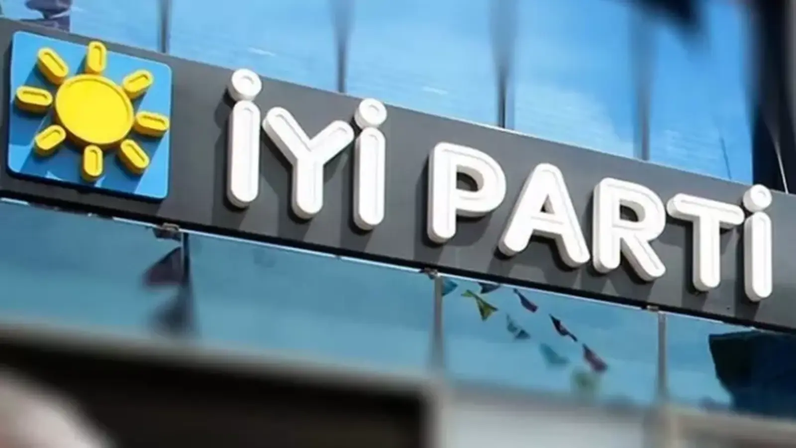 İYİ Parti'den istifa eden 300 kişi CHP'ye destek açıkladı