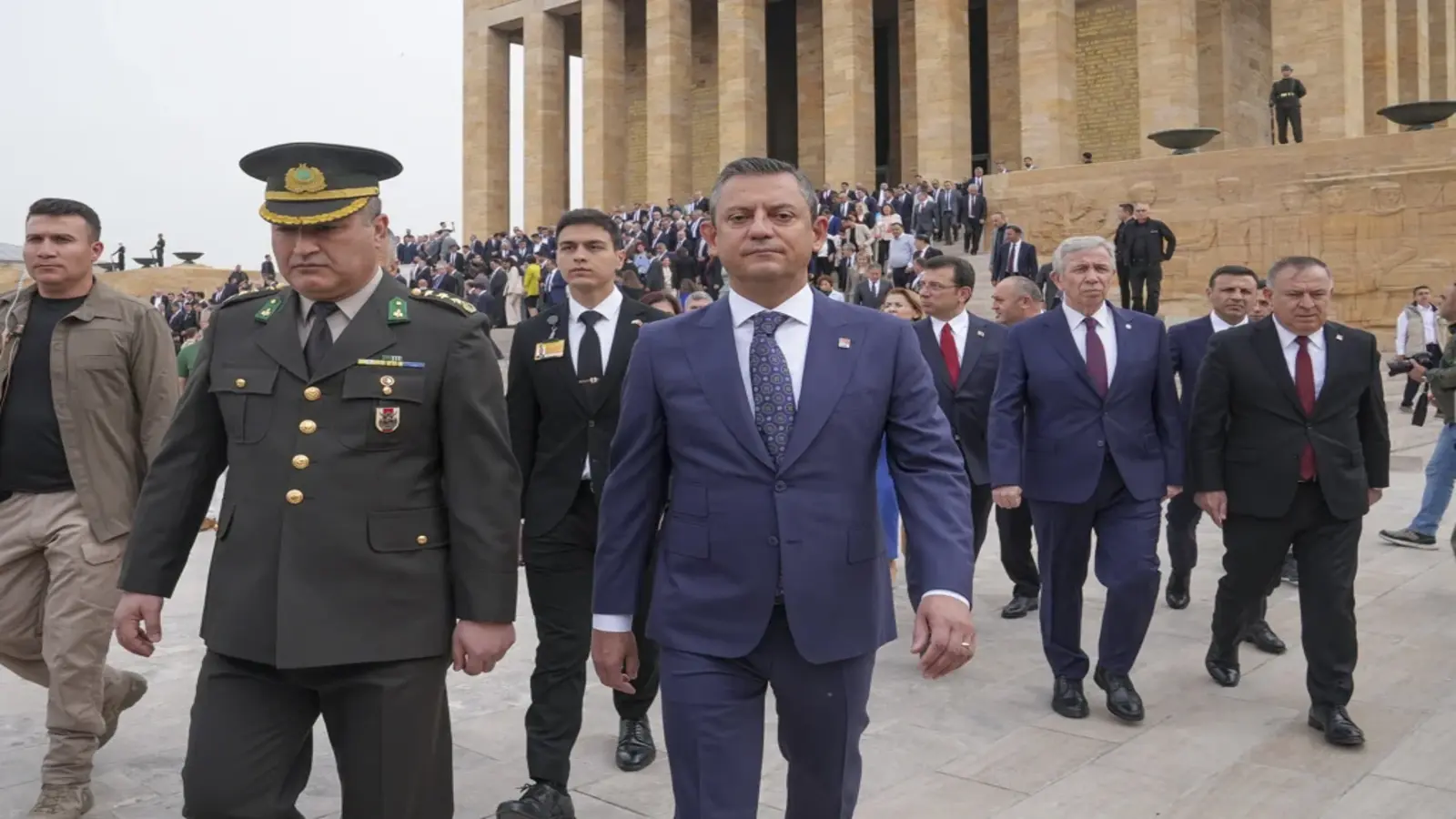 CHP heyeti Anıtkabir'i ziyaret etti