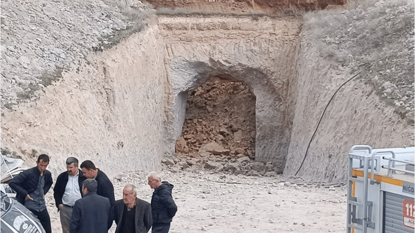 Niğde’de toprak altındaki patates deposunda göçük