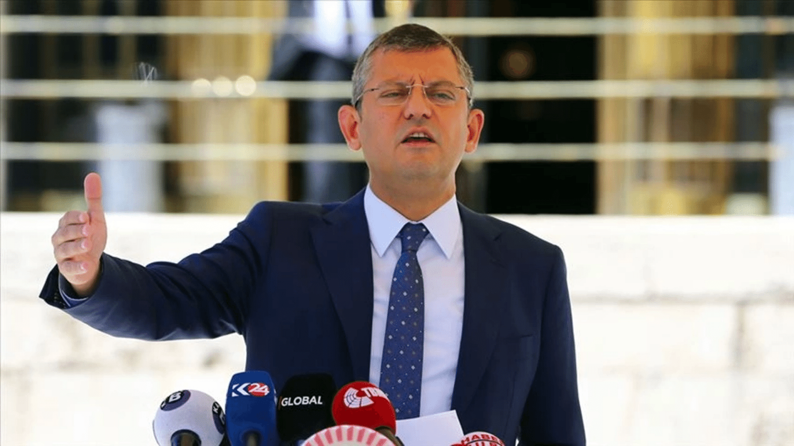 Özgür Özel: "Van halkının iradesini hiçe saymak, pusu kurmaktır"