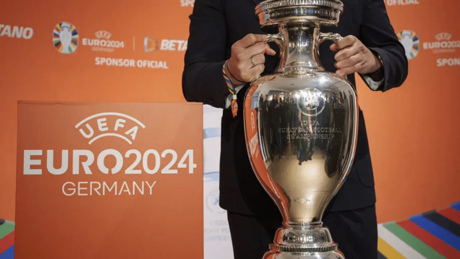 UEFA Avrupa Ligi'nde yarı finalistler belli oldu