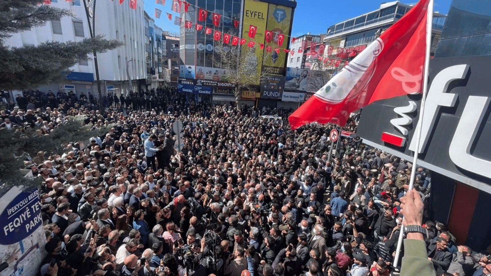 Van’da DEM Parti, EMEP, TİP ve CHP'den ortak yürüyüş