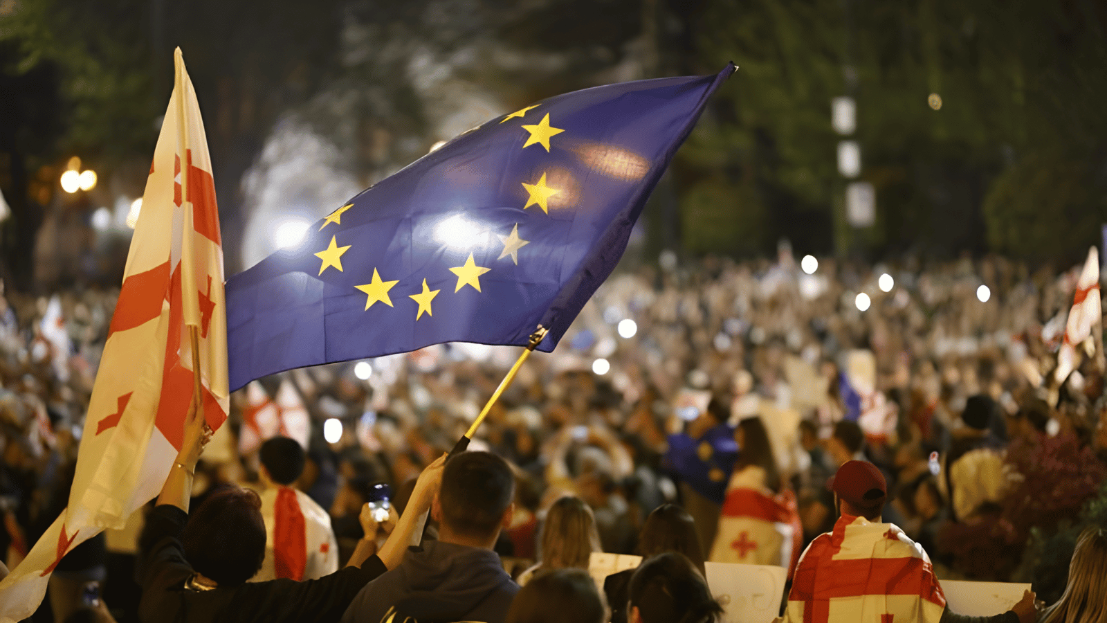 Gürcistan halkı neyi protesto ediyor? 