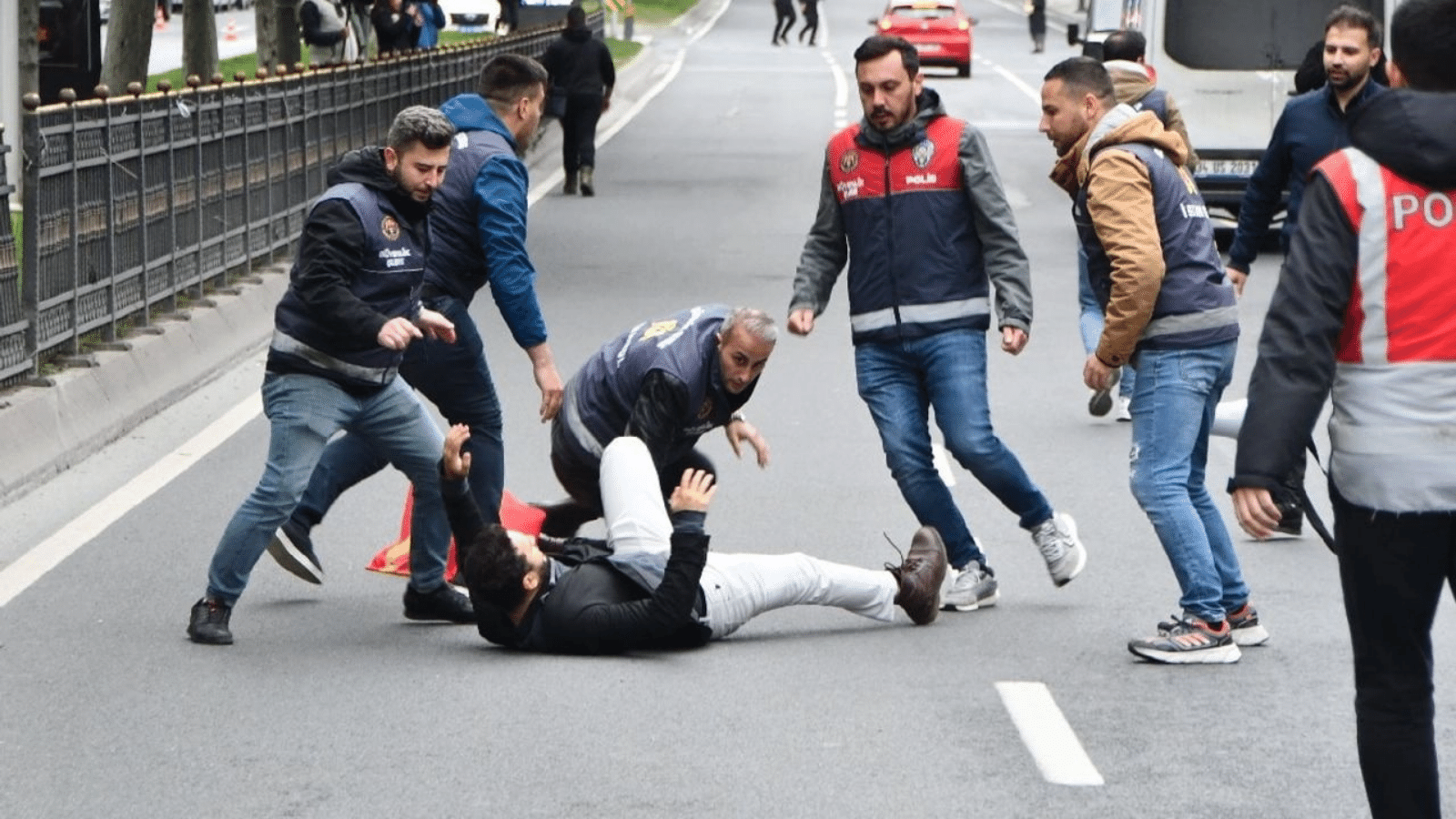 1 Mayıs gösterilerinde gözaltına alınan 65 kişi adliyeye sevk edildi