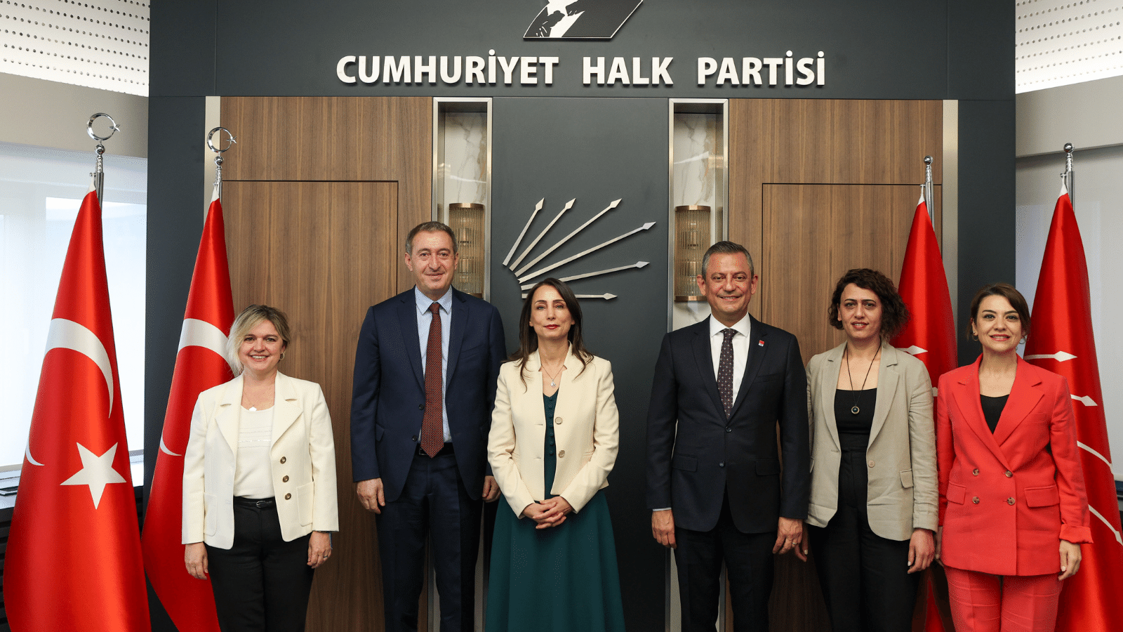 DEM Parti, Cumhuriyet Halk Partisi’ni ziyaret etti