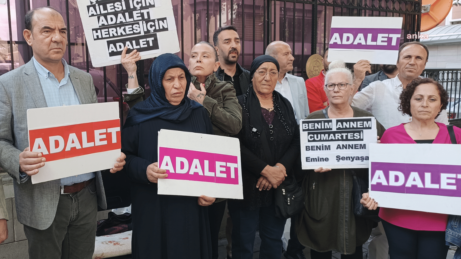 Ethem Sarısülük'ün annesinden Emine Şenyaşar'a destek