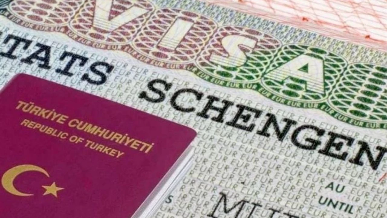 AB'den Schengen vize ücretlerine zam