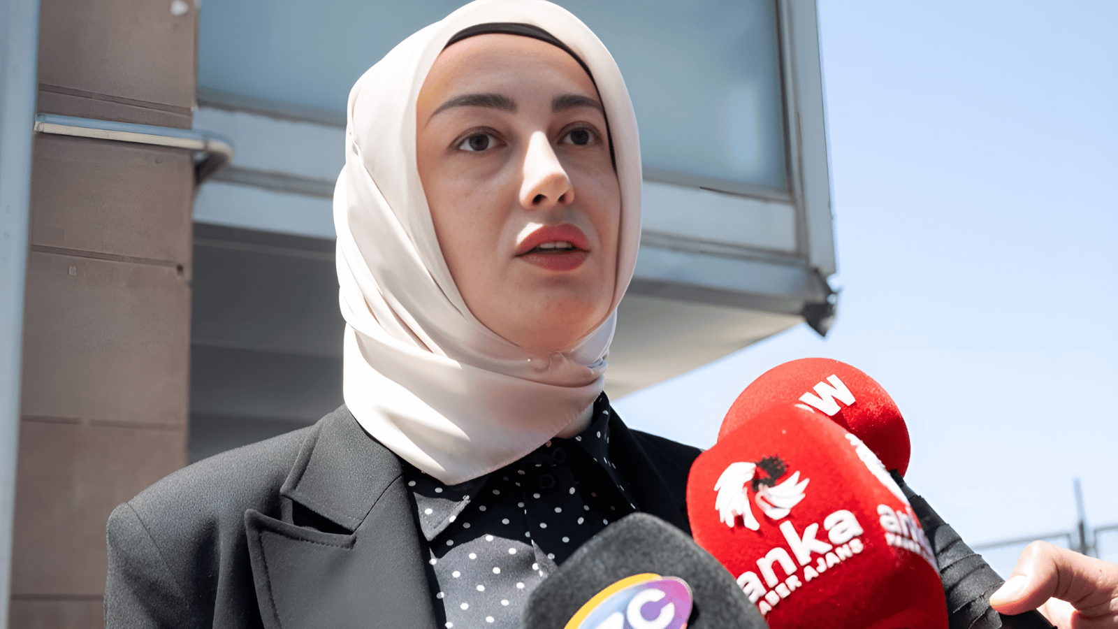 Ayşe Ateş, Sinan Ateş’in annesine FETÖ’cü diyenlere tepki gösterdi