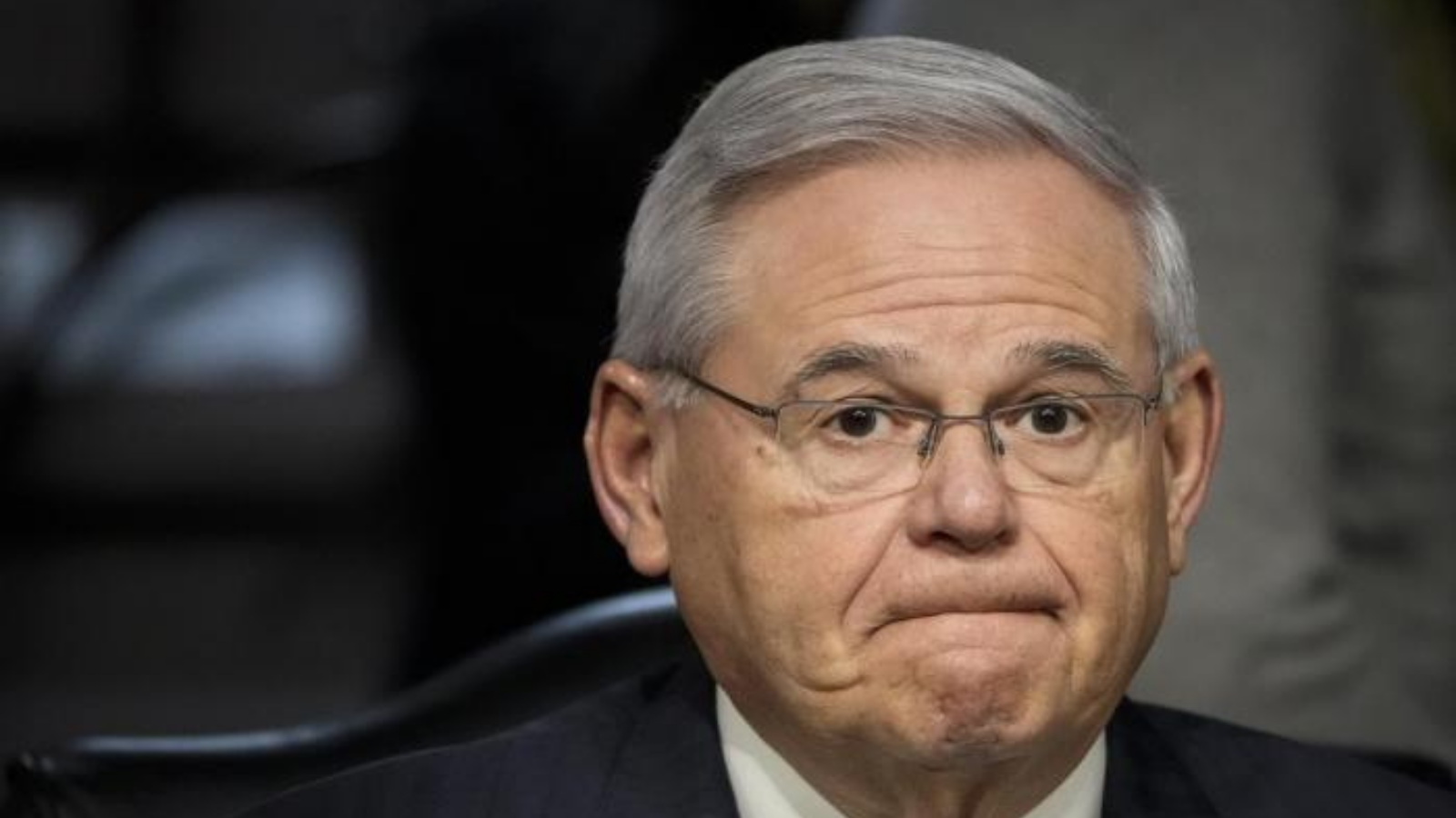 Bob Menendez istifa etti