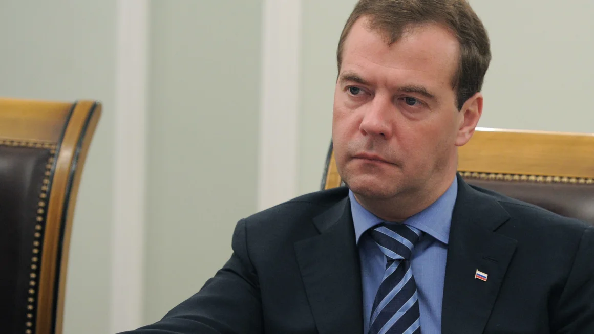 Dimitri Medvedev: Ukrayna'nın NATO'ya katılması savaş ilanıdır