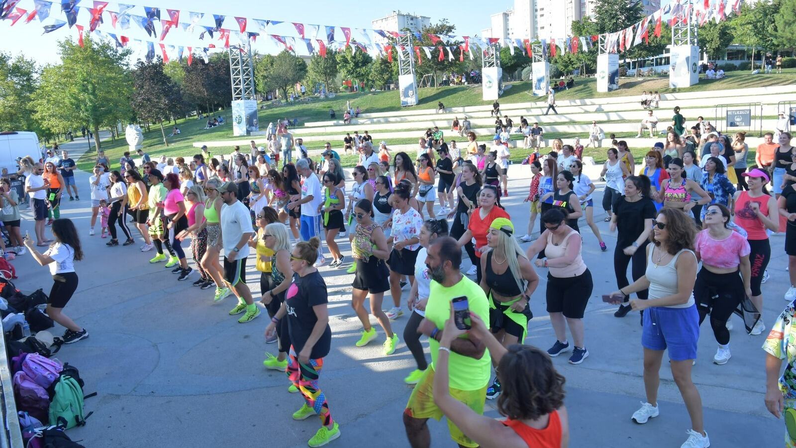 Beylikdüzü'nde zumba şenliği