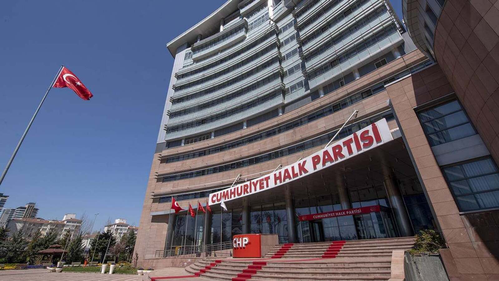 CHP'li Belediyeler, SGK borçlarına karşı vakıflara ücretsiz kullandırılan alanları geri alacak