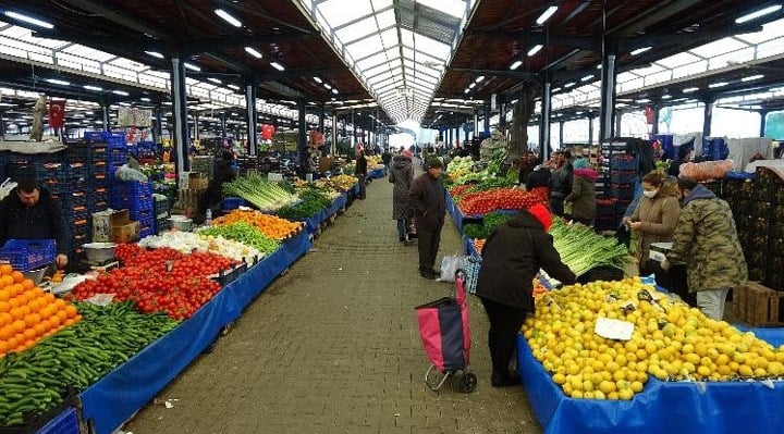 Üsküdar Belediyesi'nden emeklilere pazar desteği