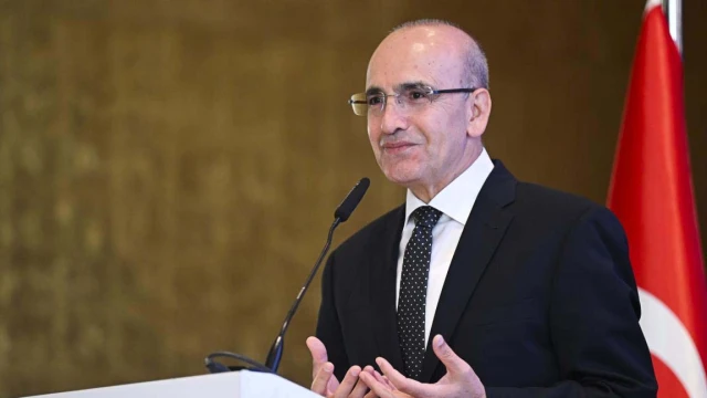 Mehmet Şimşek: 1,5 milyon mükellefi geçici vergi dönemlerinde enflasyon düzeltmesi kapsamından çıkarıyoruz