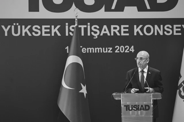 Enflasyon armut misali düşerken Mehmet Şimşek\'ten eleştiri dersi de alacağız