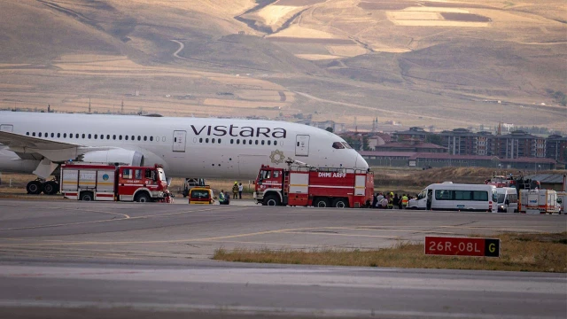 Hindistan uçağı, bomba ihbarı nedeniyle Erzurum'a acil iniş yaptı