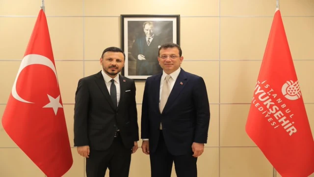 Özgür Çelik'ten İmamoğlu'na destek: Arkasında halk var, hodri meydan