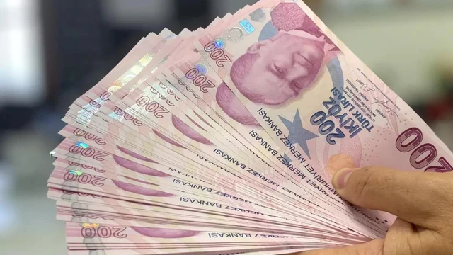 Her iki banknottan biri 200 TL