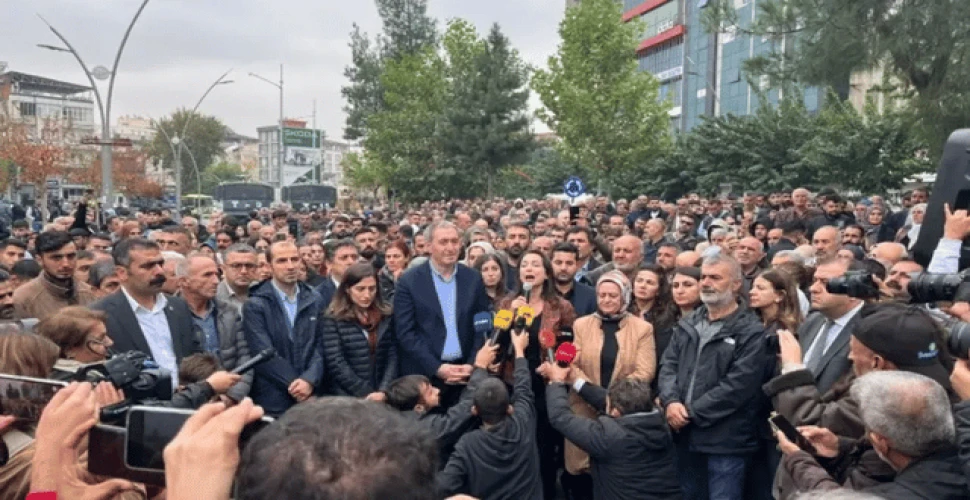 DEM Parti Eş Genel Başkanları Batman'da: "Bunların iç barış gibi bir derdi yok"