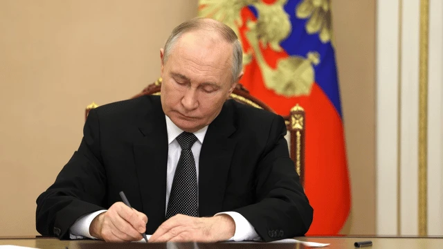 Putin onayladı: Balistik füze saldırılarına nükleer silahla yanıt verilecek